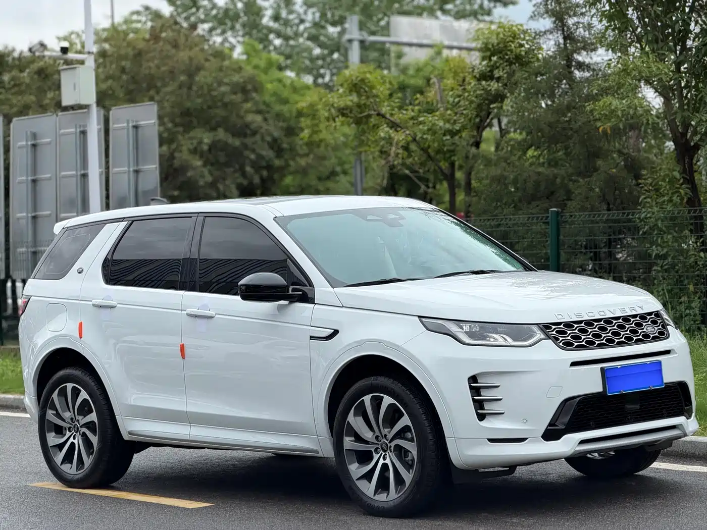 Land Rover Discovery Sport 2024 Performance Technology Edition фото 3