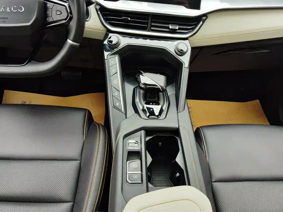 Lynk & Co 06 EM-P 2022 PHEV 84KM Range Pro фото 16