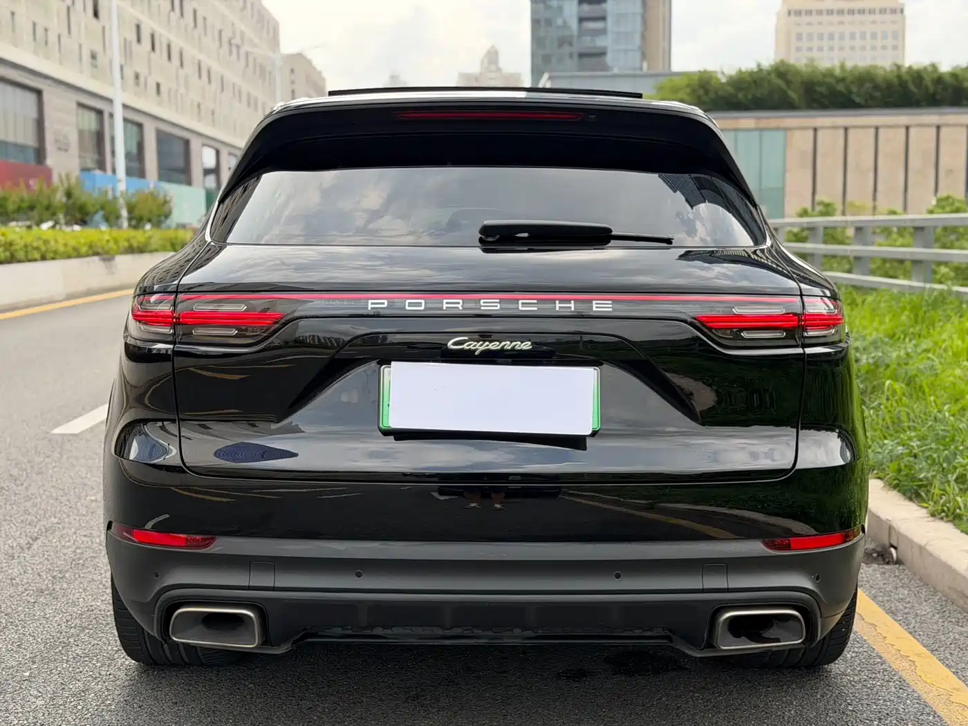 Porsche Cayenne New Energy 2022 Cayenne E-Hybrid 2.0T Platinum Edition фото 5