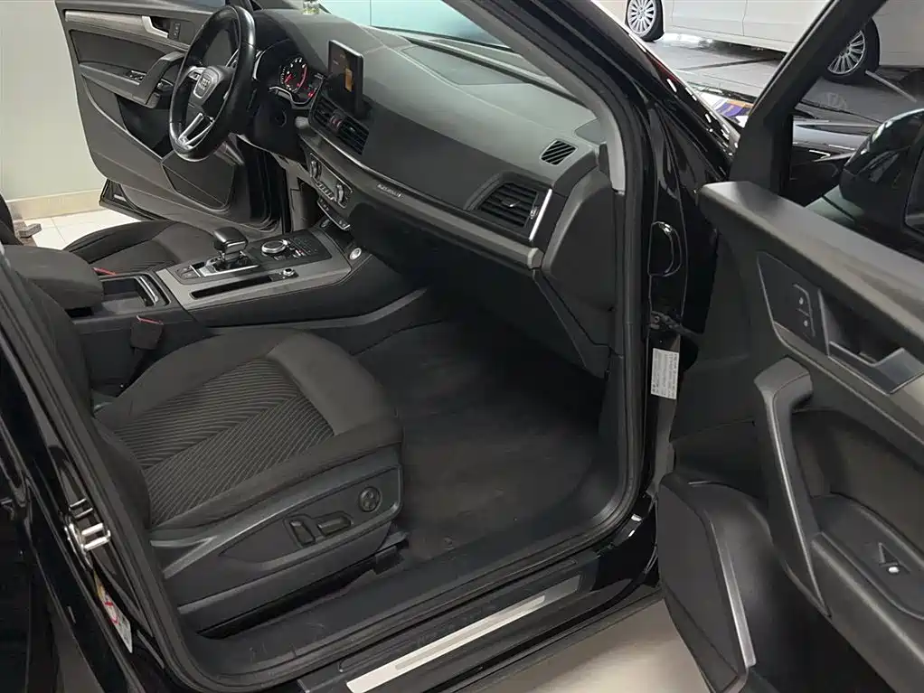 Audi Q5L 2018 40 TFSI Prestige Progressive (China V) фото 23