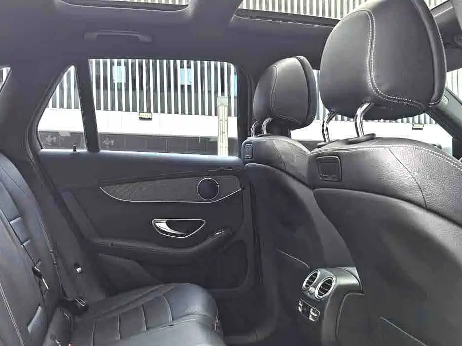 Mercedes-Benz GLC 2016 GLC 300 4MATIC Dynamic фото 6