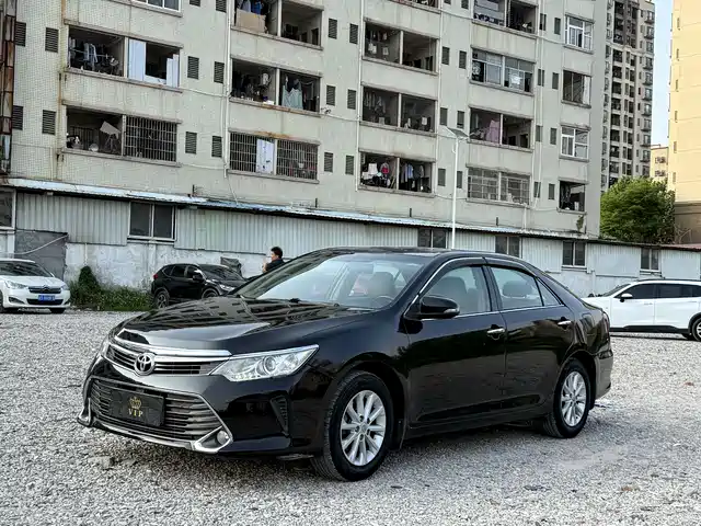 TOYOTA CAMRY