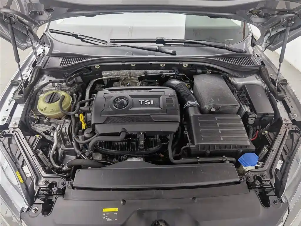 Škoda Superb 2018 TSI330 DSG Luxury Edition China V фото 6