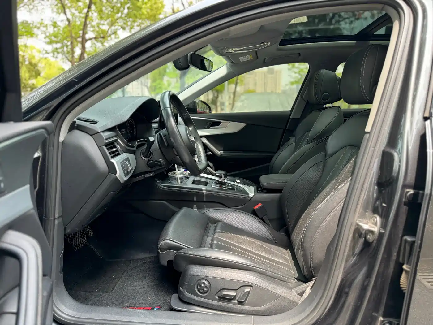 Audi A4L 2022 40 TFSI Luxury Dynamic фото 10