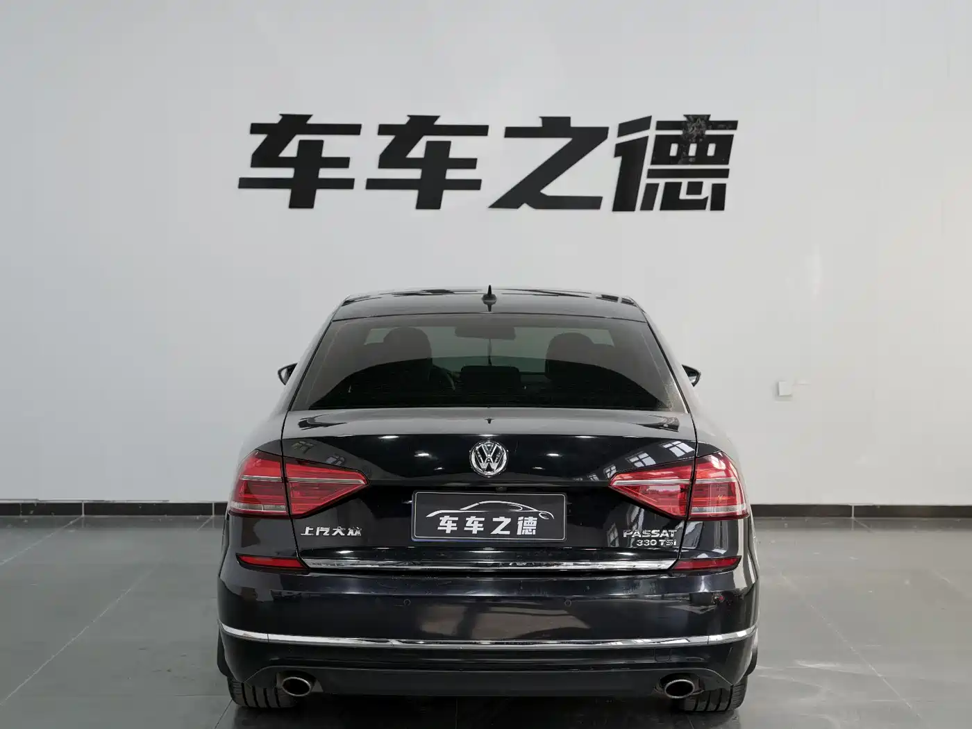 Volkswagen Passat 2017 330TSI DSG Luxury фото 17