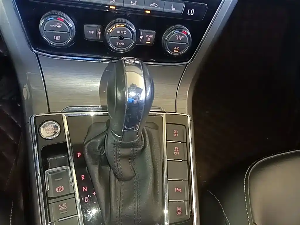 Volkswagen Passat 2017 330TSI DSG Prestige фото 14