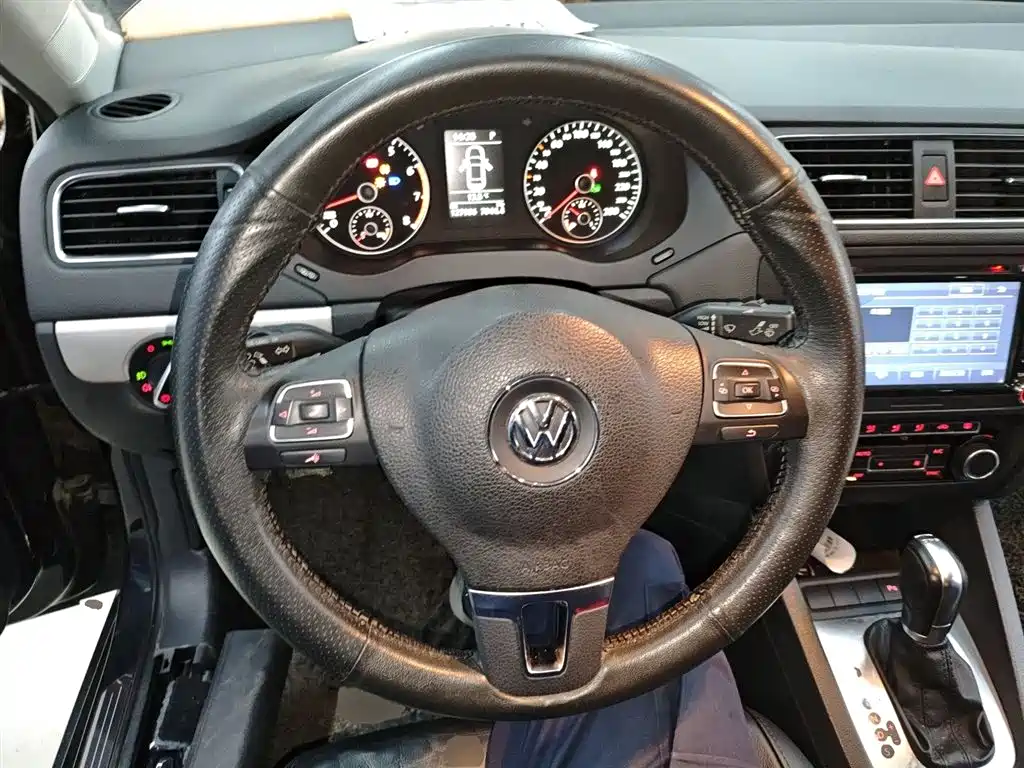 Volkswagen Sagitar 2014 Facelift 1.4TSI Automatic Luxury фото 7