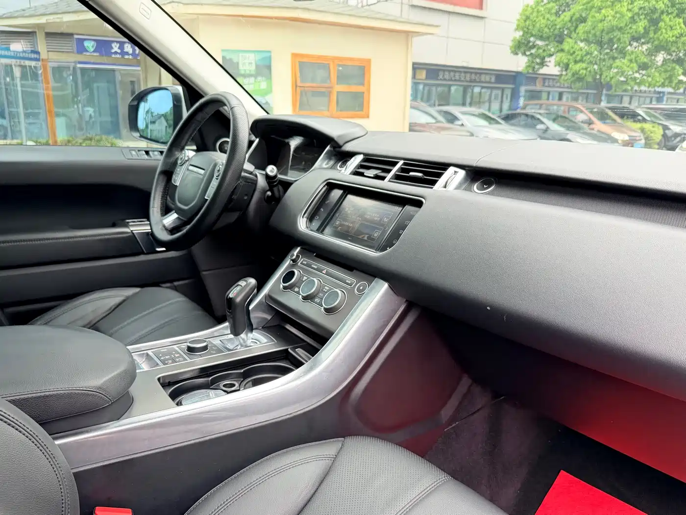 Land Rover Range Rover Sport 2016 Model 3.0 SC V6 SE фото 7