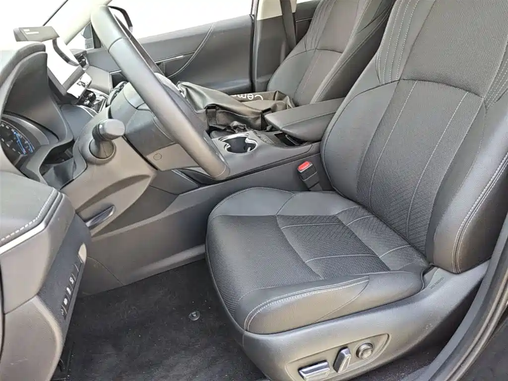 Toyota Lingfang HARRIER 2023 Hybrid 2.5L CVT 4WD Premium Edition фото 15