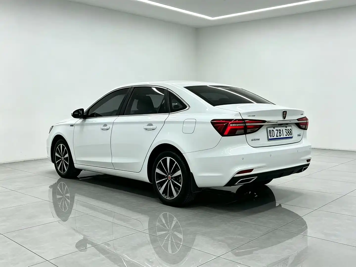 Фото 8 - Roewe i6