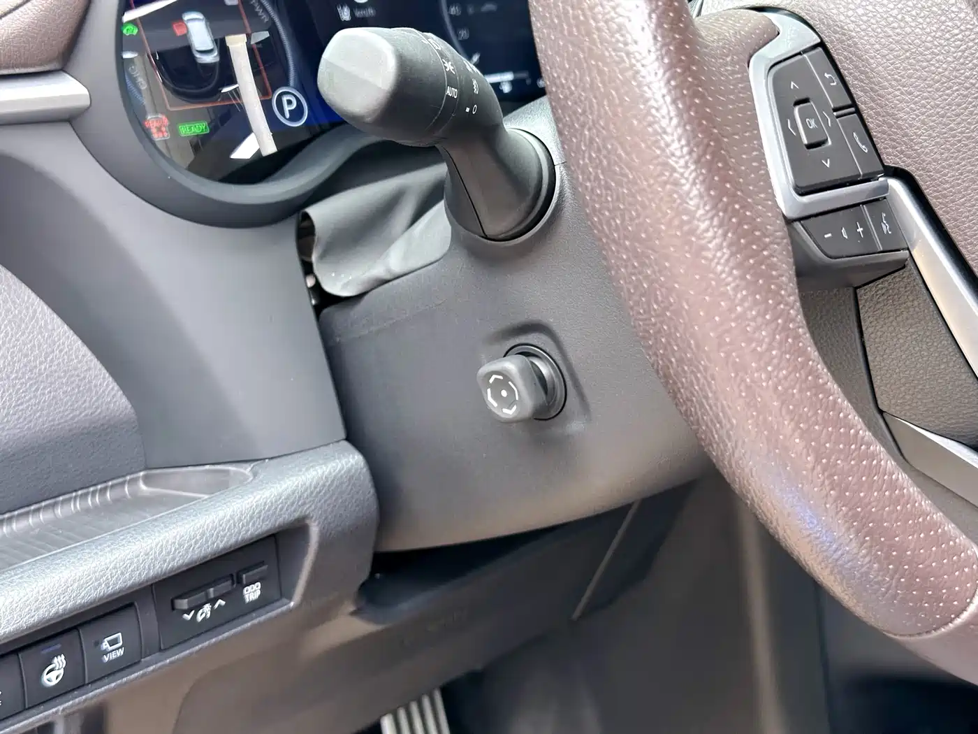 Toyota Granvia 2022 Model Year 2.5L Hybrid Flagship Edition фото 33