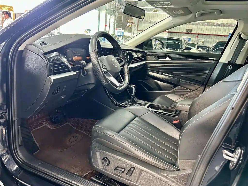 Volkswagen Passat 2022 280TSI Business Edition фото 7