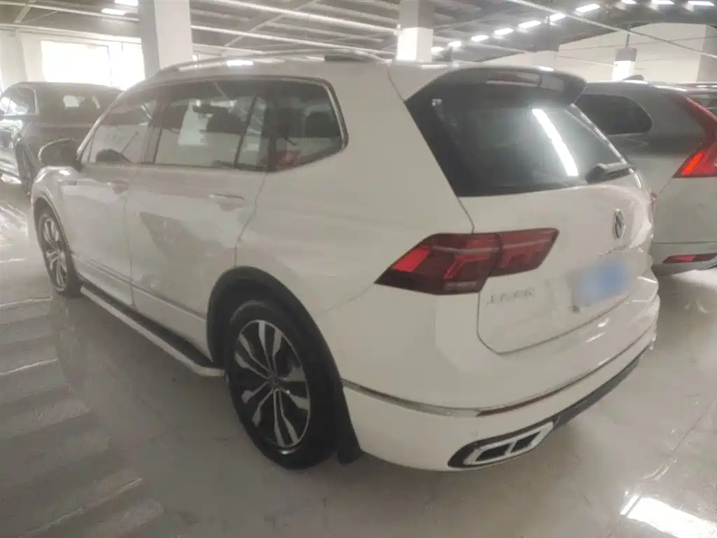 Volkswagen Tiguan L 2022 330TSI Auto 2WD R-Line Premium Edition фото 5