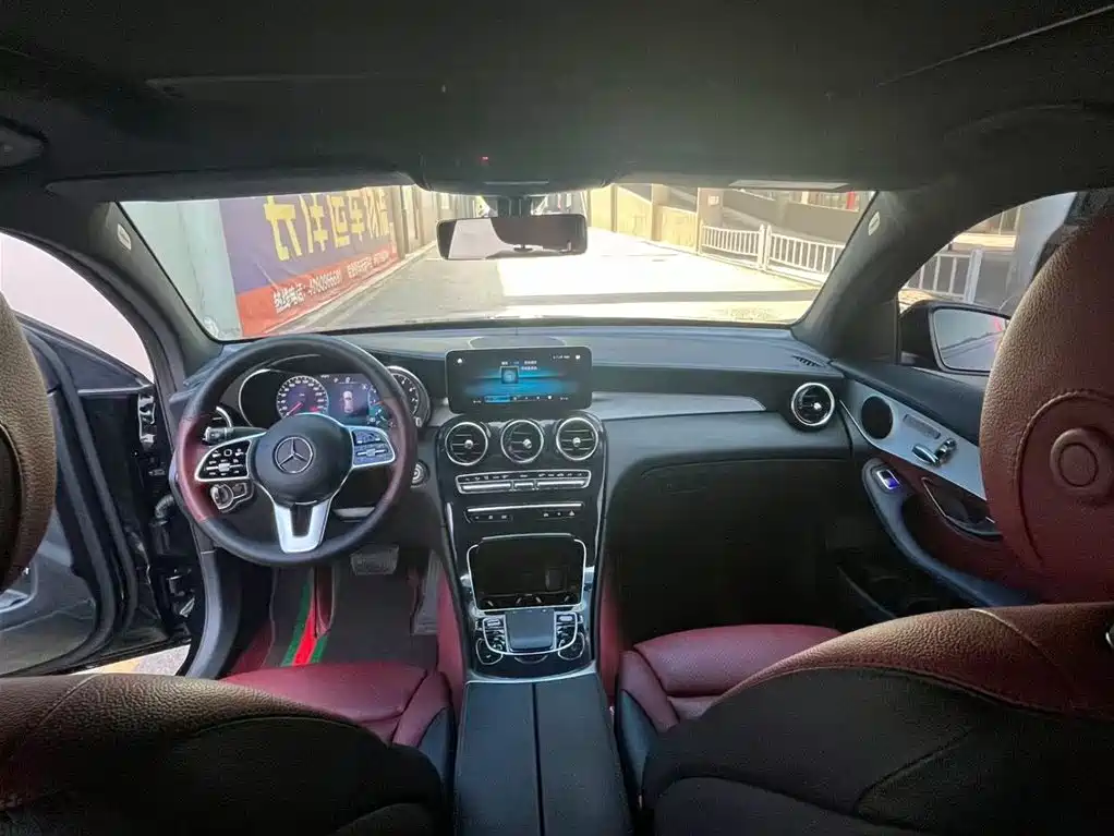 Mercedes-Benz GLC Coupe 2022 Facelift GLC 260 4MATIC Coupe SUV фото 11