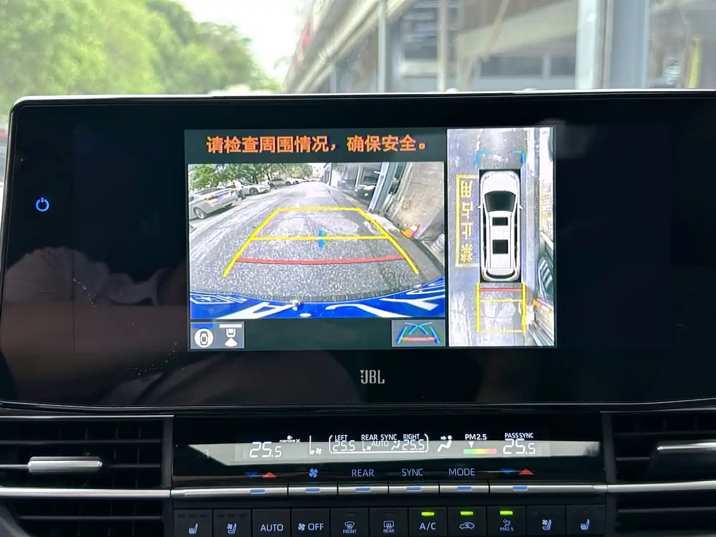 Toyota Granvia 2022 Model Year 2.5L Hybrid Flagship Edition фото 25
