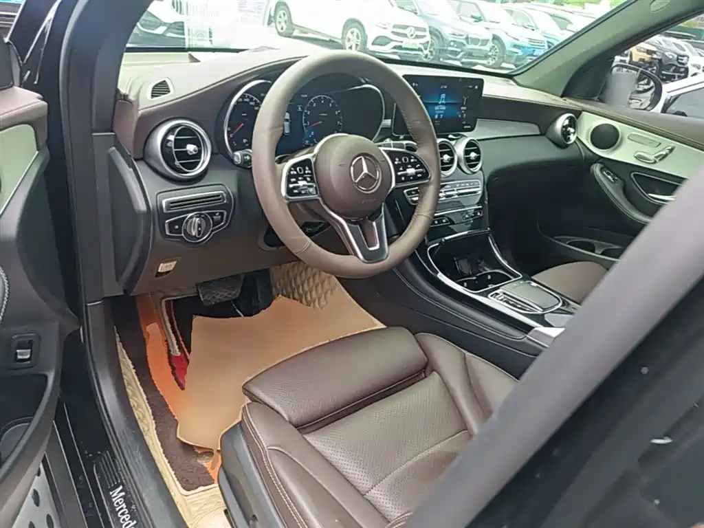 Mercedes-Benz GLC 2021 GLC 260 L 4MATIC Sporty фото 10