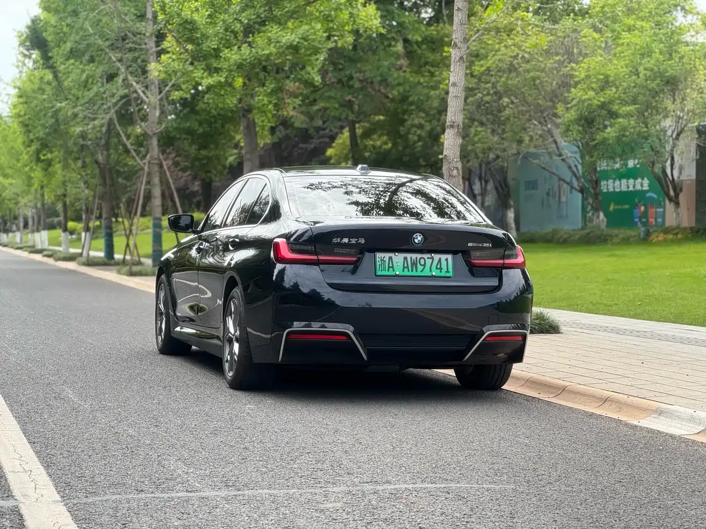 BMW i3 2024 eDrive 35 L фото 7