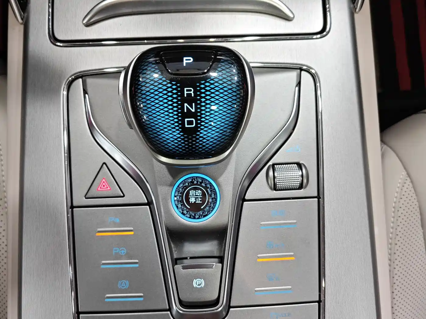 BYD Tang New Energy 2025 Smart Driving Edition DM-i 115KM Premium фото 20