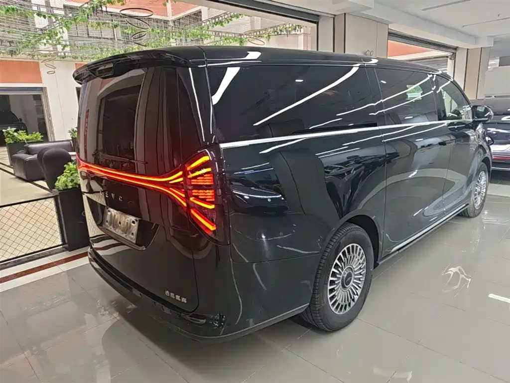 Geely Galaxy Yizhen L380 2025 Model 805km Flagship Edition AWD фото 4