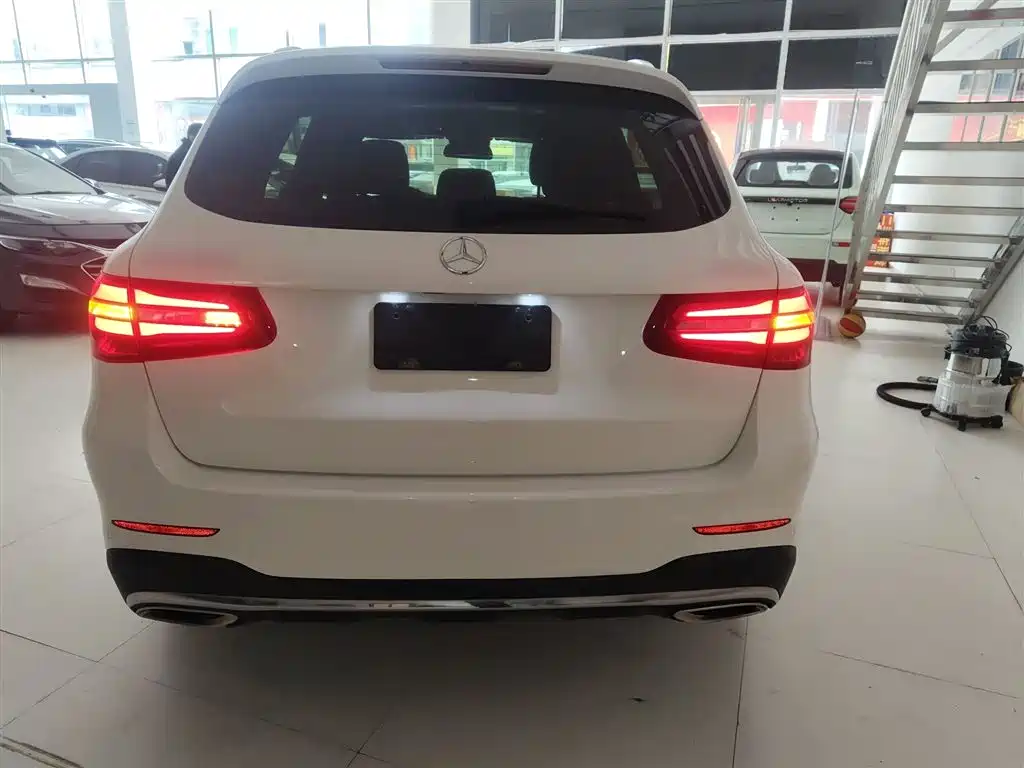 Mercedes-Benz GLC 2018 Facelift GLC 260 4MATIC Luxury фото 6