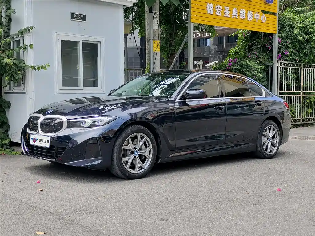 BMW i3 2024 eDrive 35 L