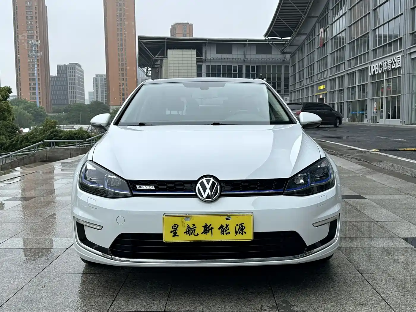Volkswagen Golf Electric 2020 Chi Pro фото 2