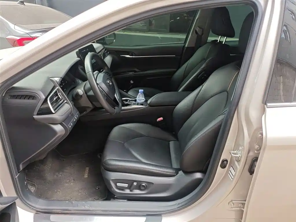 Toyota Camry 2021 2.5G Luxury Edition фото 11