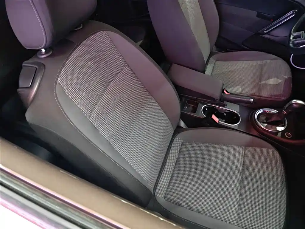 Volkswagen Beetle 2015 180TSI фото 20