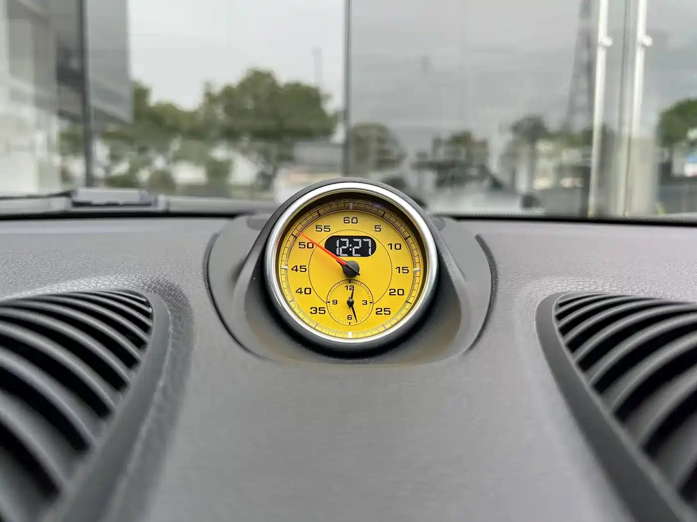 Porsche 718 2022 Cayman T 2.0T фото 9