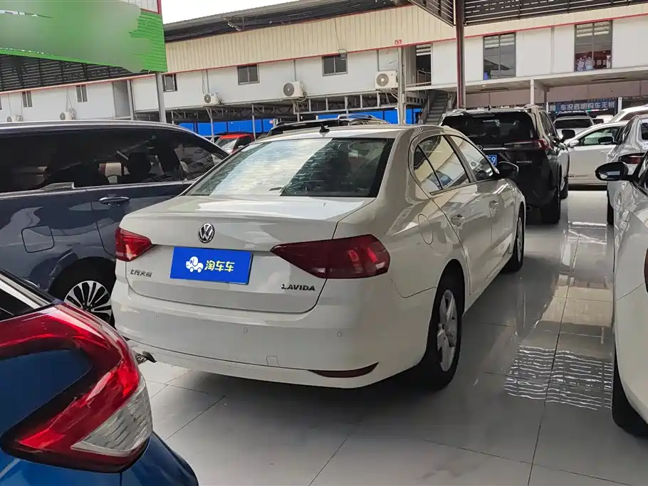 Volkswagen Lavida 2017 1.6L Automatic Trend Edition фото 3