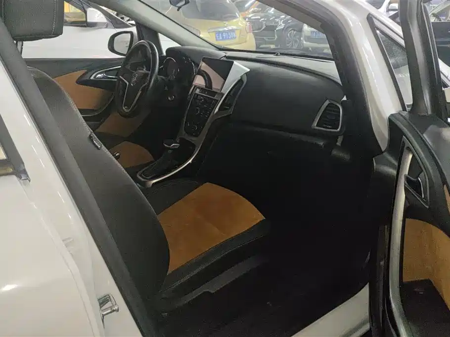 Buick Excelle 2014 XT 1.6L Automatic Fashion фото 8
