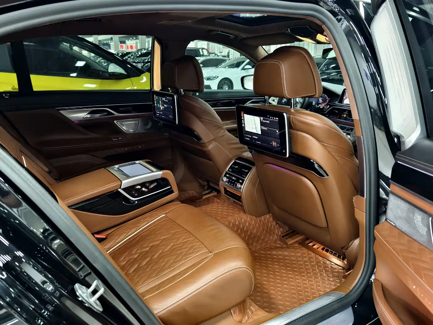 BMW 7 Series 2021 Model 740Li xDrive Executive M Sport Package фото 10