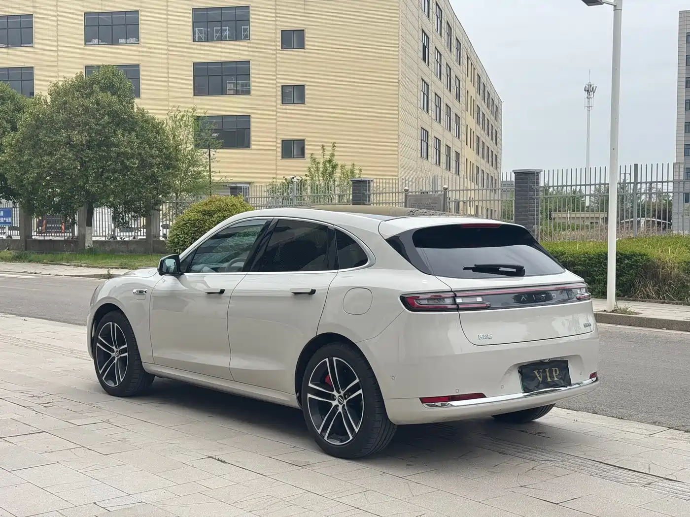 AITO Wenjie AITO M5 2025 Extended Range Ultra AWD фото 4