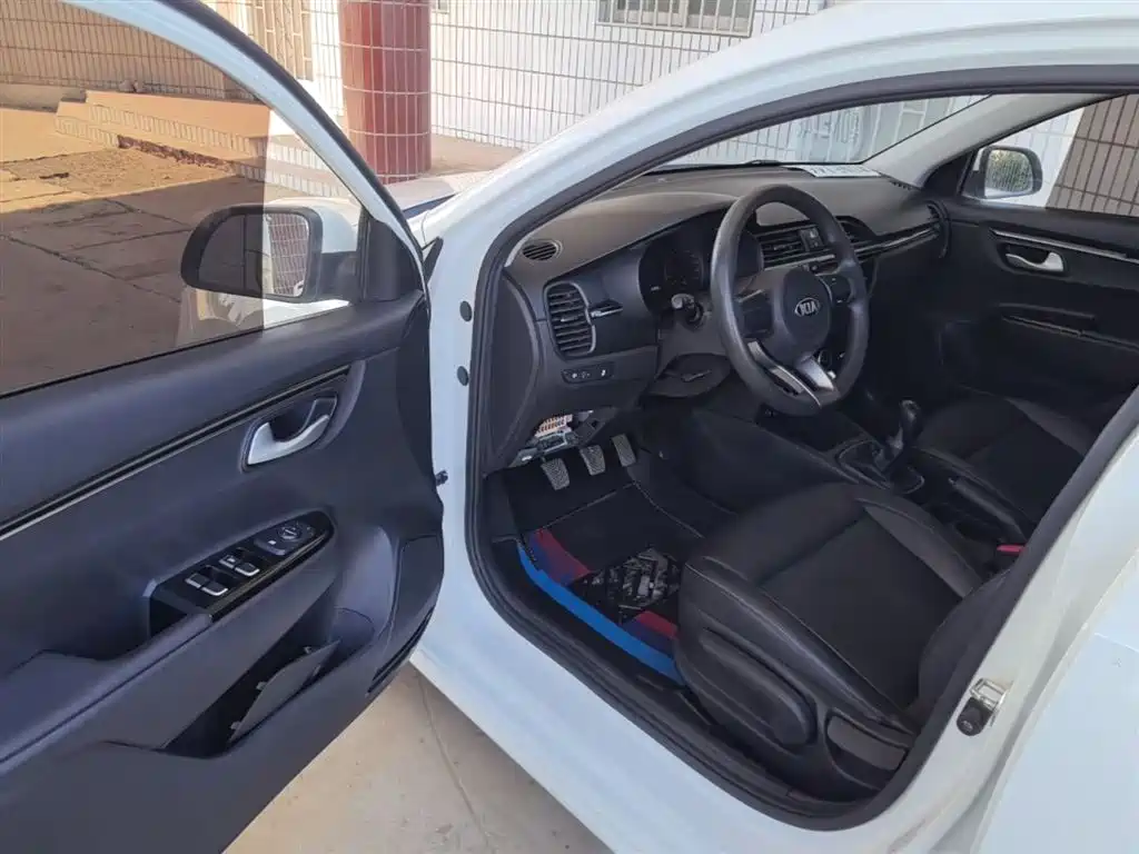 Kia K2 2017 Sedan 1.4L MT 15th Anniversary Special Edition GLS фото 16