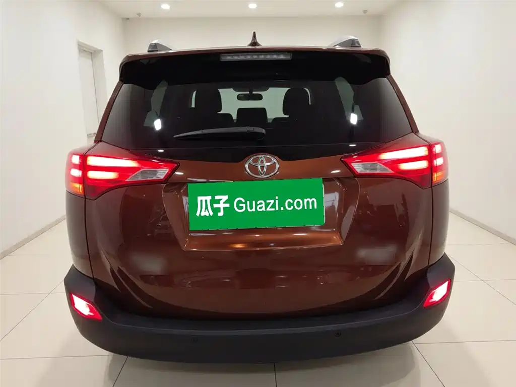Toyota RAV4 Rongfang 2015 2.5L Automatic 4WD Elite Edition фото 4