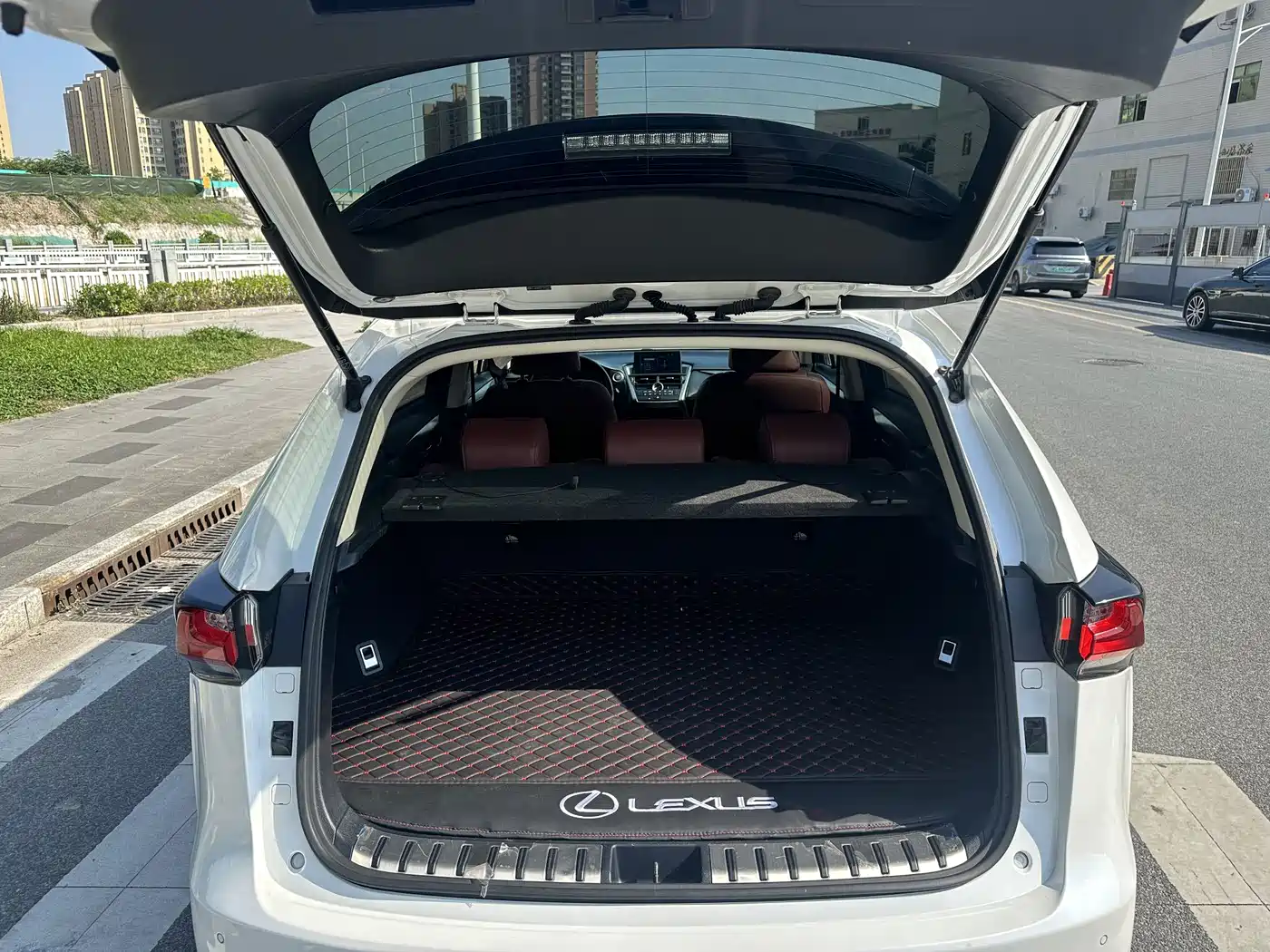 Lexus NX 2015 200t AWD F Sport фото 21