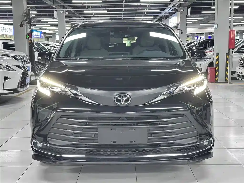 Toyota Sienna 2026 Model 2.5L Hybrid 2WD Comfort Edition фото 7