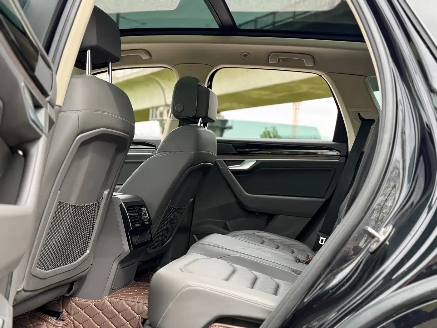 Volkswagen Touareg 2019 3.0TSI Sharp Edge Edition China VI фото 6