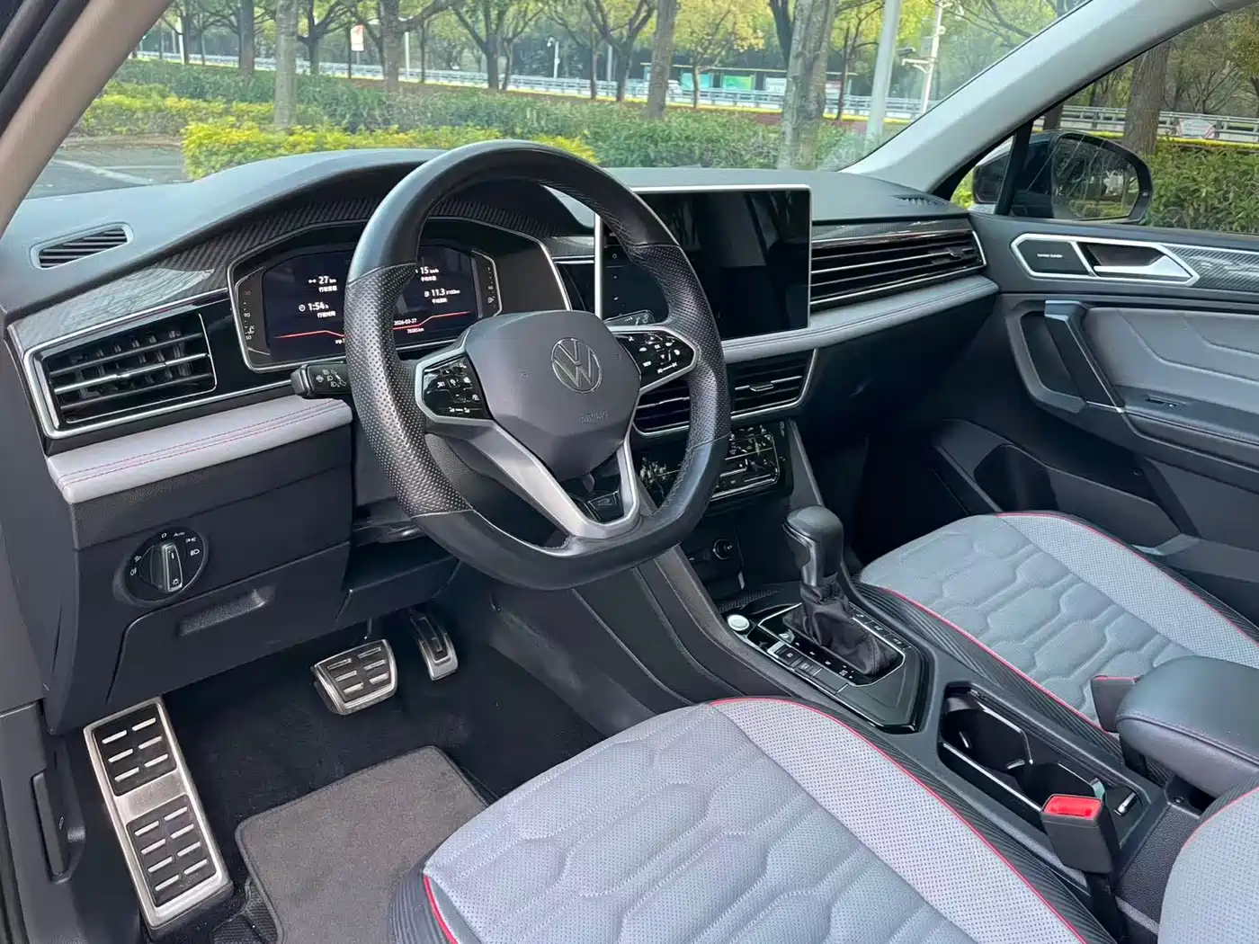 Volkswagen Tiguan L 2022 330TSI Automatic 2WD R-Line Flagship Edition фото 15