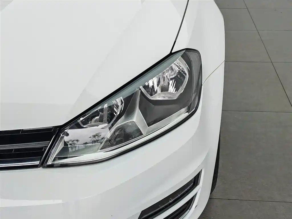 Volkswagen Golf 2015 1.6L Automatic Comfort фото 7