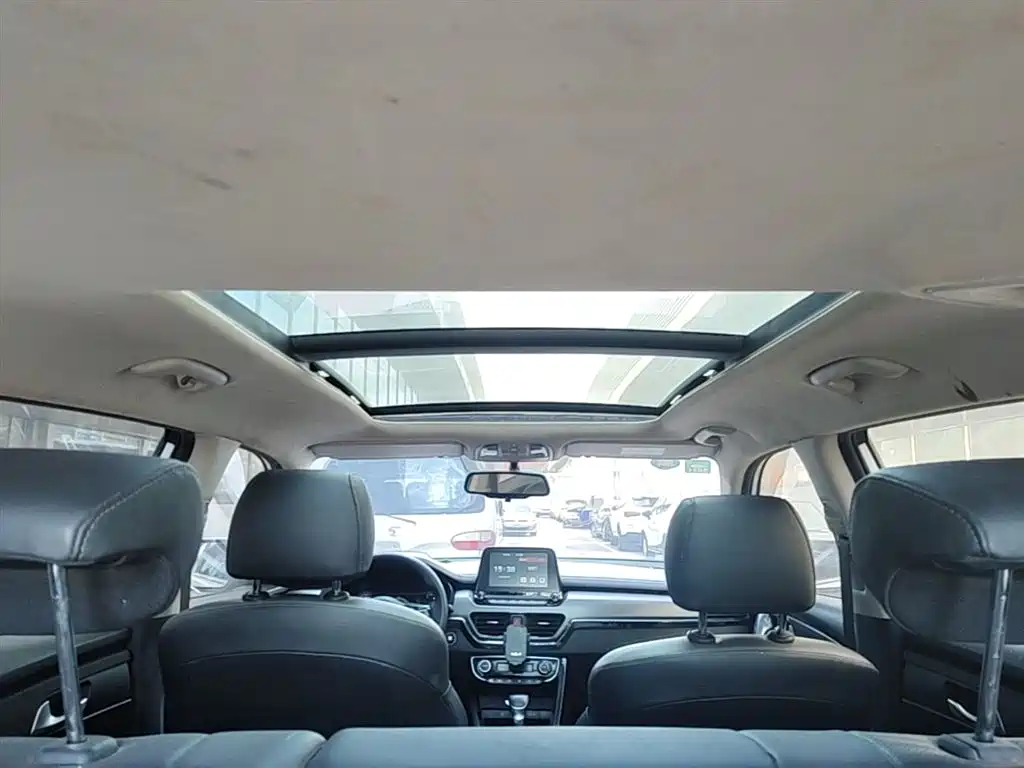 Kia Sportage 2019 2.0L Automatic Smart Luxury Edition фото 18
