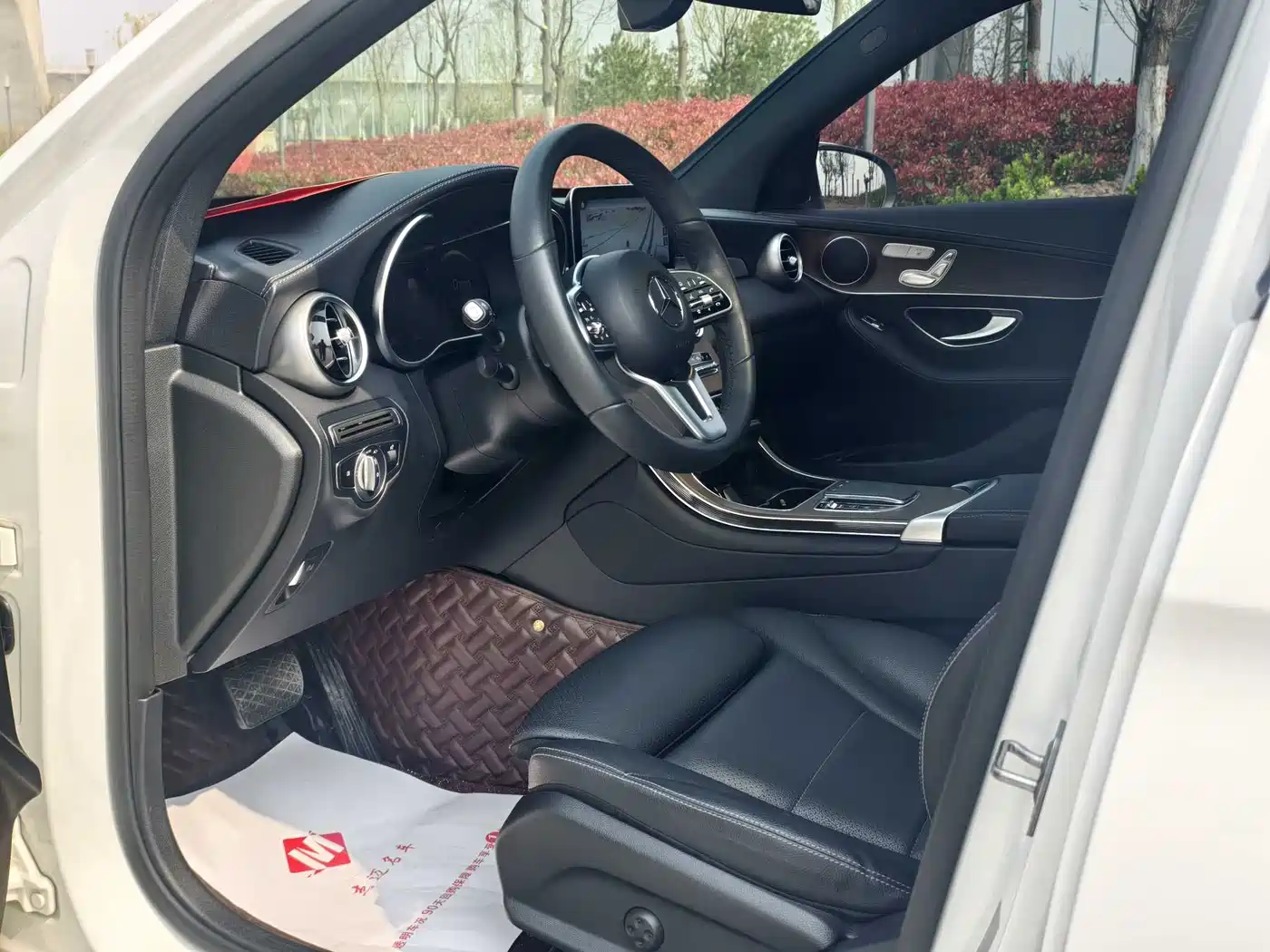 MERCEDES-BENZ GLC
