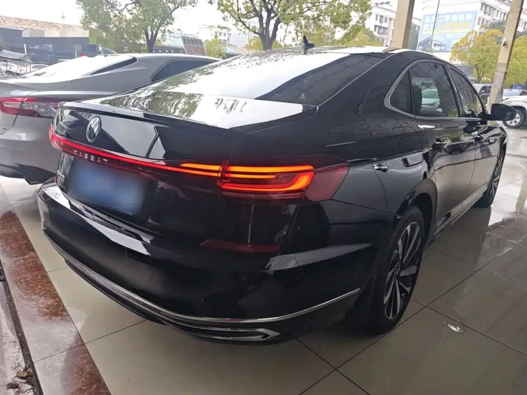 Volkswagen Passat 2025 Outstanding 380TSI Dragon Soaring Edition фото 7