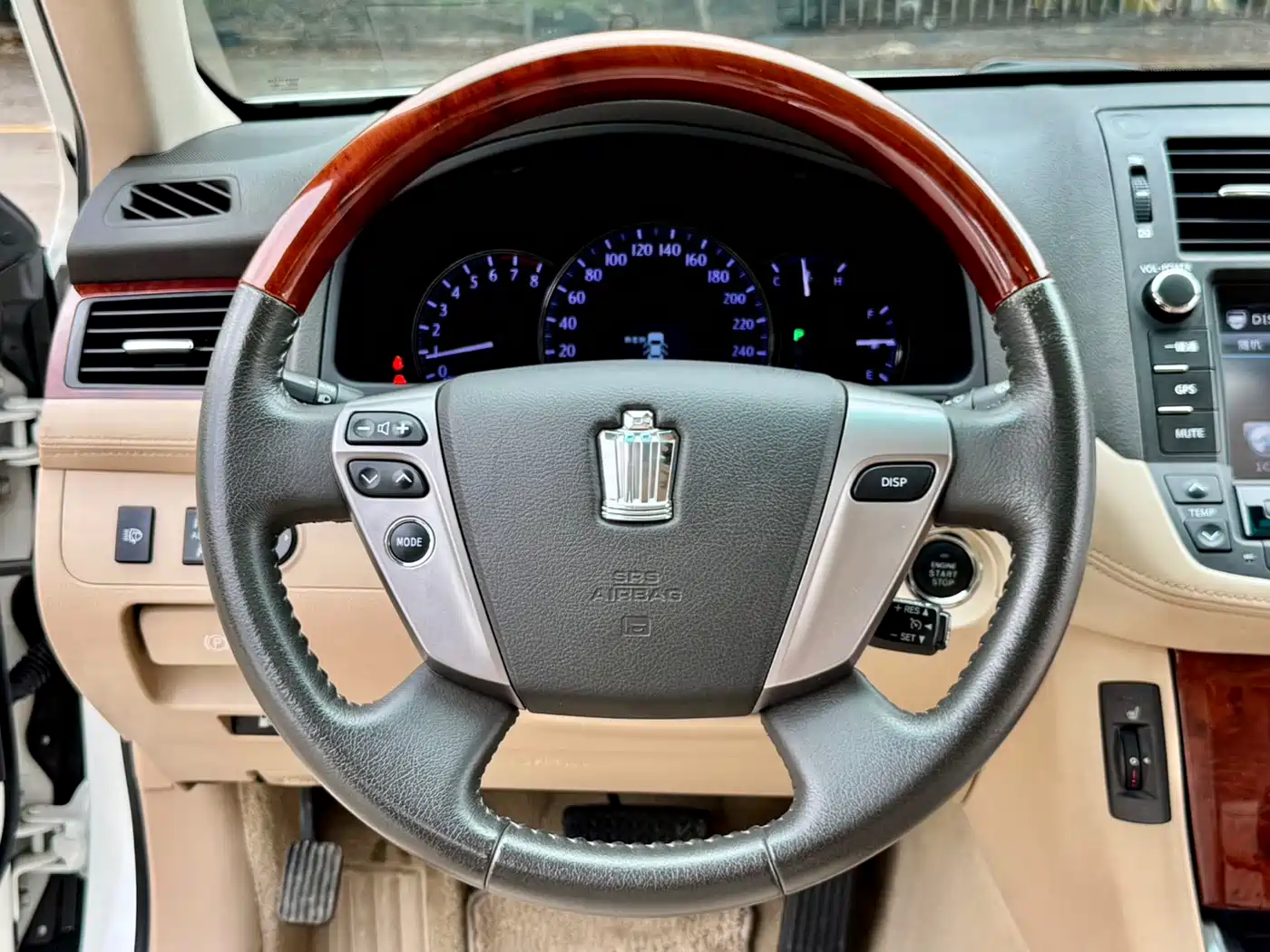 Toyota Crown 2012 2.5L Royal Leather Edition фото 7