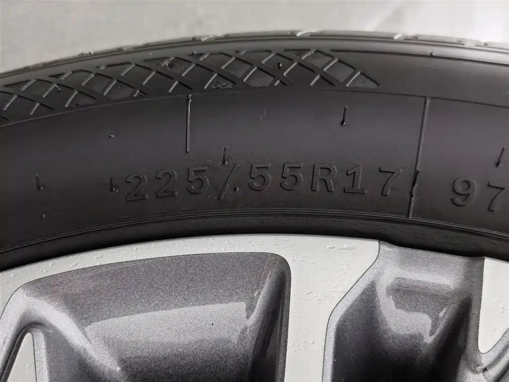 Hongqi H5 2024 1.5T DCT Smart Connect Flag Rhythm Edition фото 24
