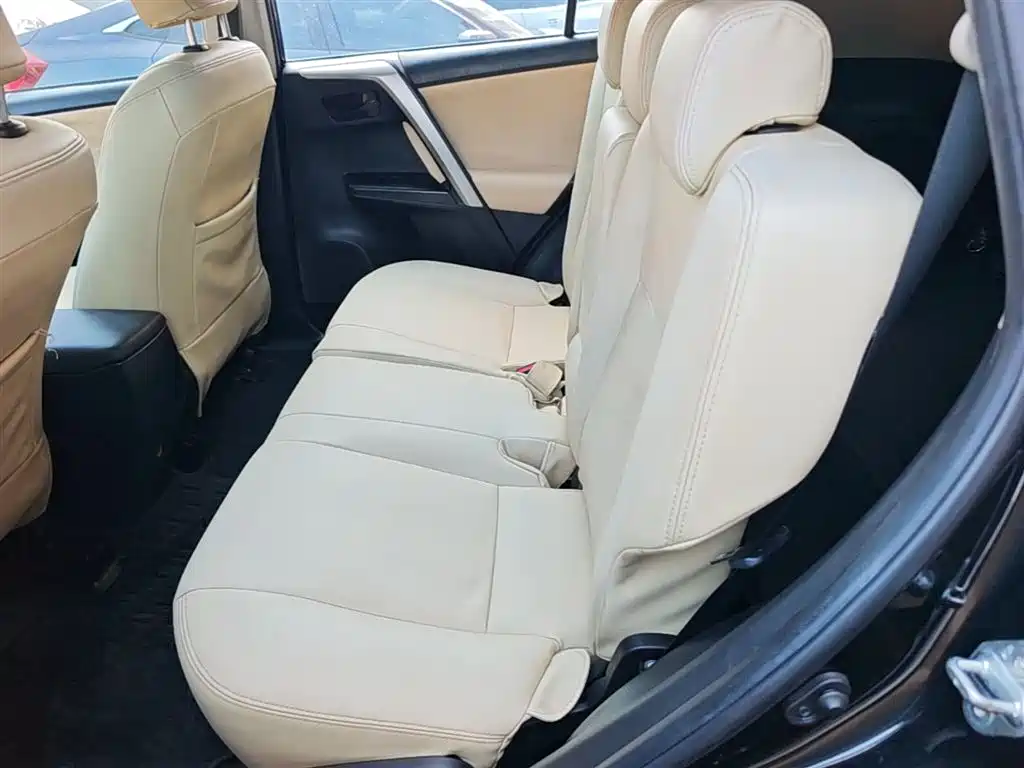 Toyota RAV4 Rongfang 2016 2.0L CVT 2WD Trend (China V) фото 17