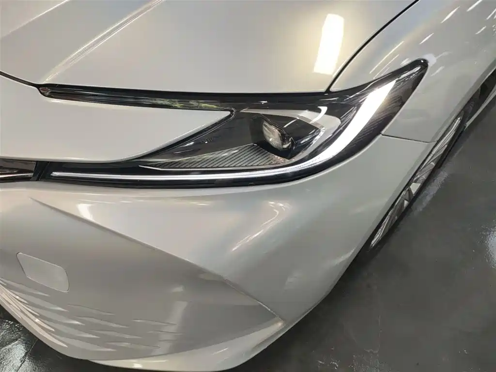 Toyota Camry 2024 Hybrid 2.0HGVP Luxury Edition фото 24