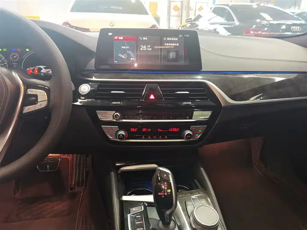 BMW 5 Series 2018 525Li M Sport Package фото 9