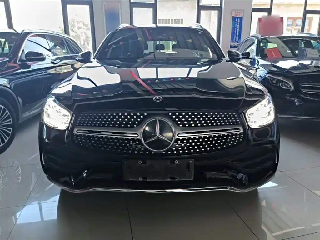 MERCEDES-BENZ GLC