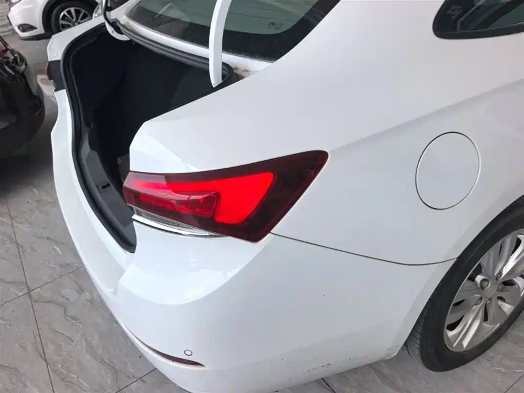 Buick Excelle 2019 15T Manual Elite Type China VI фото 8